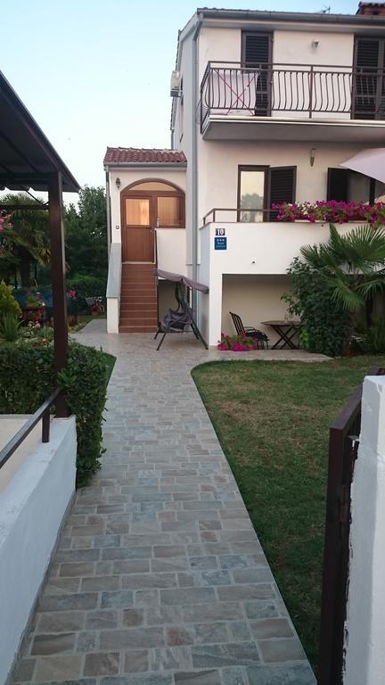 Apartment Devcic Poreč Exterior foto